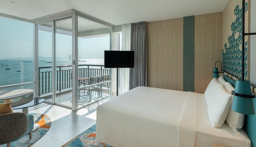 Premium Room, 1 King Bed, Beach View (Pattaya, Bay Tower)