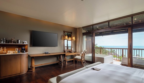 Deluxe Room, Jetted Tub, Partial Ocean View