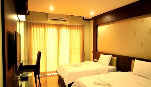 Standard Twin Room with City View