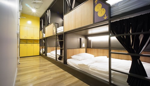 6 Beds Mixed Dormitory