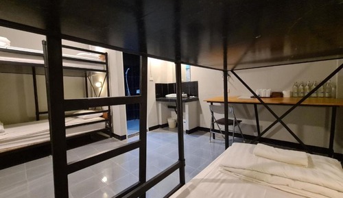 Family Room 3 Bunk Beds Private bathroom