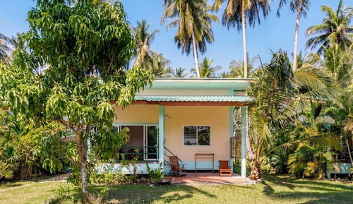 Comfort Bungalow, Partial Ocean View, Beachside