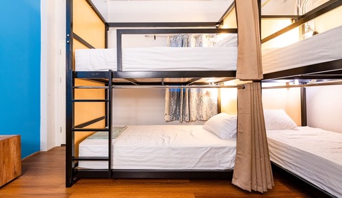 Shared Dormitory, Men only