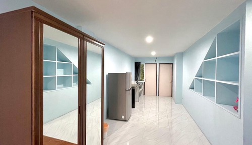 Basic Single Room, Balcony, City View