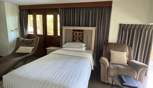 Deluxe Room, Pool View