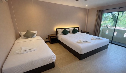 Comfort Triple Room, Pool view, Balcony