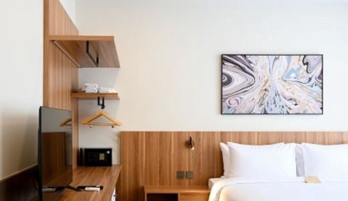 Superior Studio Suite, 1 King Bed, Non Smoking, Garden View