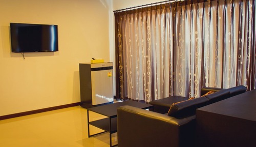 1 Bedroom Standard Suite