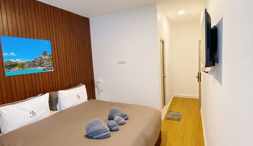 Deluxe Double Room, City View