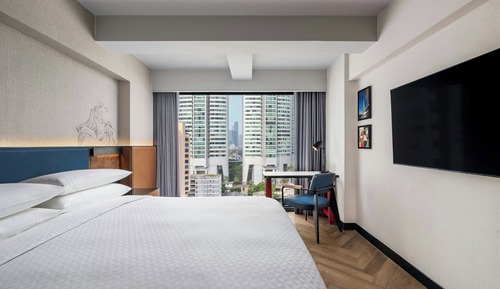 Premier Room, 1 King Bed, City View
