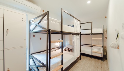 Bed in 6-Bed Dormitory Room (Female)