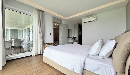 3 Bedroom Seaview Theater Suite