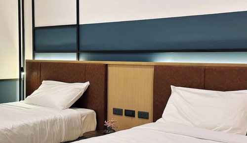 Deluxe King Suite