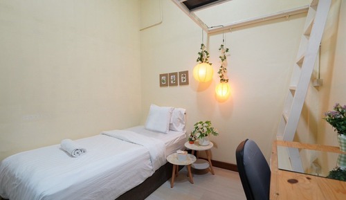 Standard Twin Room
