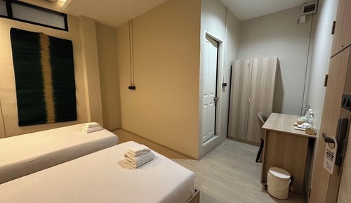 Deluxe Room, 2 Twin Beds, Private Bathroom