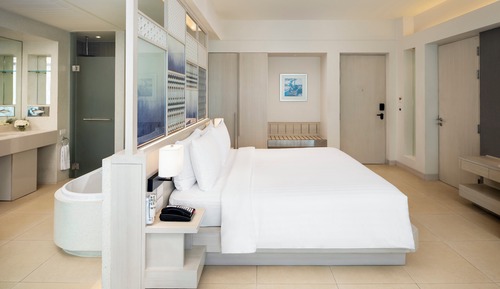 Deluxe Room, 1 King Bed