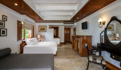 Seaview hillside with terrace bathtub