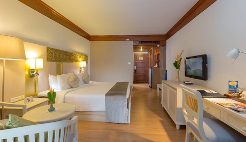 Deluxe Room, 1 King Bed, Balcony, Sea Facing