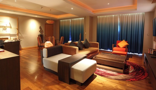 Suite, 1 King Bed, Balcony, Sea View