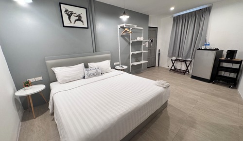 Standard King Room