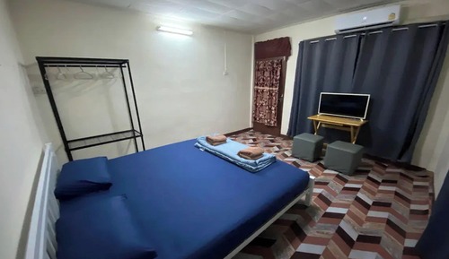 Standard Room, 1 King Bed, Balcony