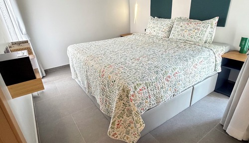 Family 2 Studio Suite with Kitchenette