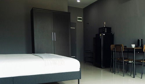 Basic Apartment, Balcony