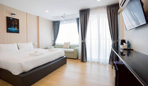 Superior Room, 1 King Bed, Balcony, Hill View