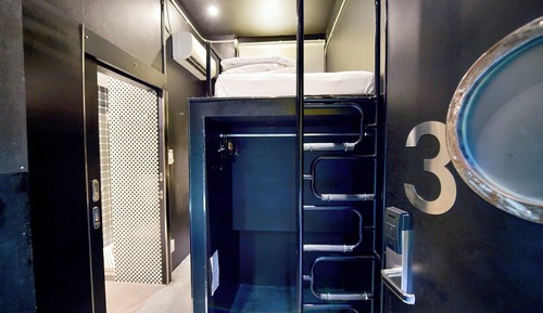 Economy Studio, Mixed Dorm, Non Smoking, Shared Bathroom