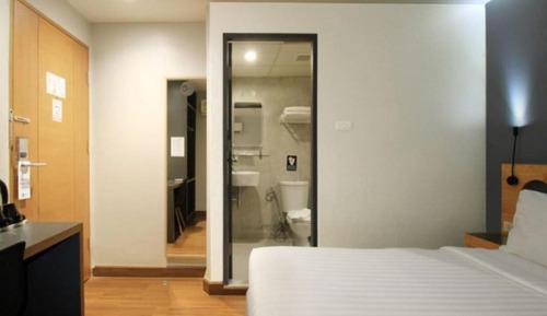 Standard Double Room, No Windows