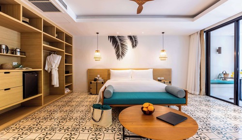 Studio, 1 King Bed, Balcony (Surin)