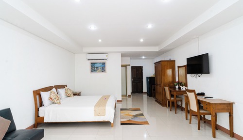 Deluxe Room, 1 King Bed, Park View