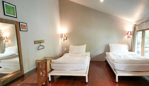 Standard Twin Room, Shared Bathroom