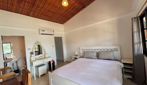 Seaview room with double bed and balcony