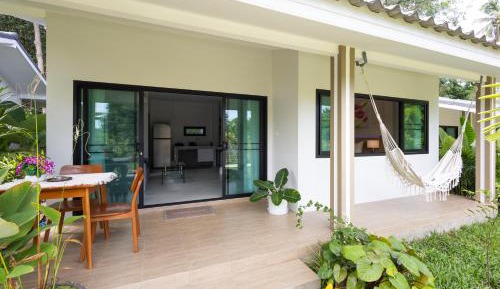 Cottage with Garden View