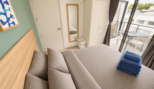 Deluxe One-Bedroom Apartment with City View