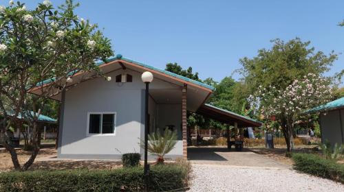 One-Bedroom Bungalow