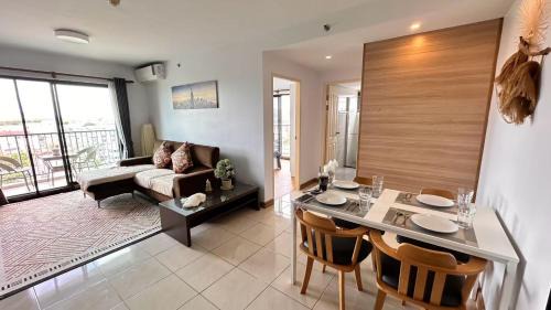 Family Two-Bedroom Apartment with View
