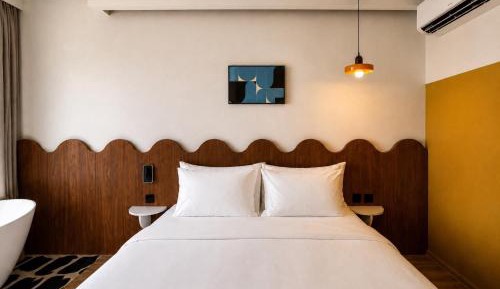 Standard Queen Room
