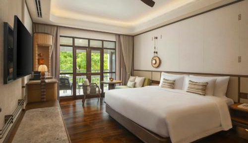 Deluxe King Room