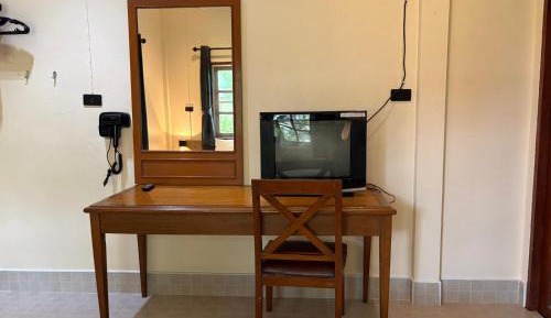 One-Bedroom Bungalow with kitchen