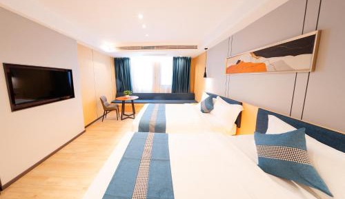 Superior Twin Room with City View
