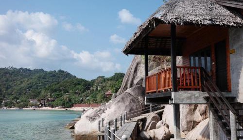Deluxe Seafront Bungalow