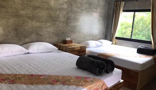 Quadruple Room with Shared Bathroom