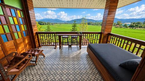 Double or Twin Room with Mountain View