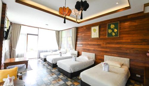 Family Room with Mountain View