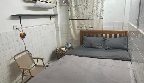 Single Room with Shared Shower and Toilet