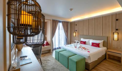 Premier Corner Room