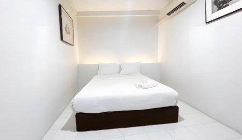 Standard Double Room with Shared Bathroom