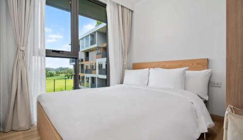 Two-Bedroom Apartment with Balcony